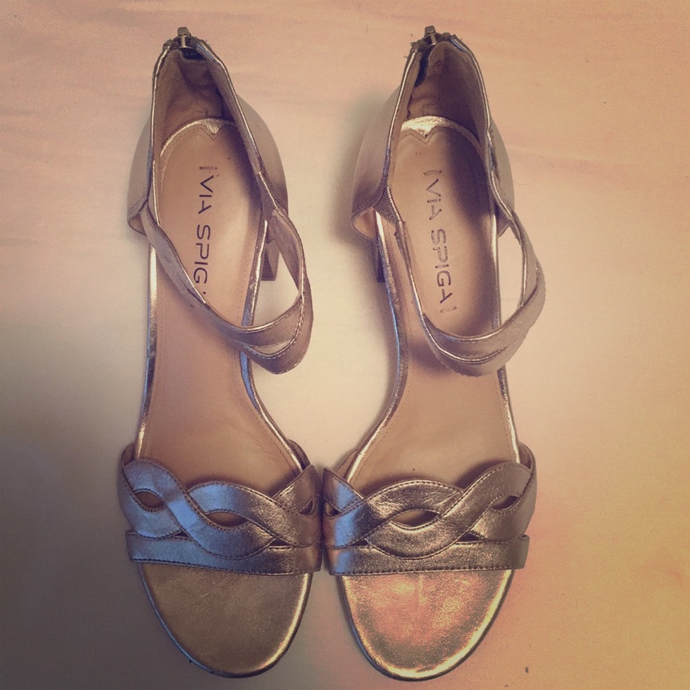Light gold Via Spiga sandals